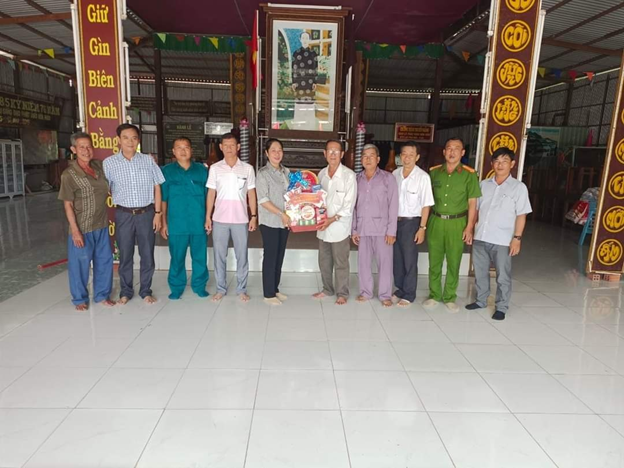 thăm hỏi
